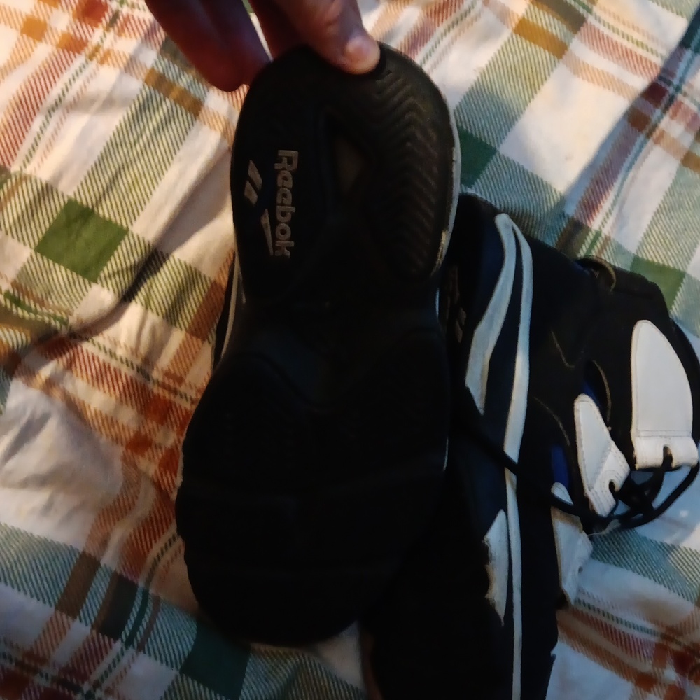 Reebok - Picture 4 of 5